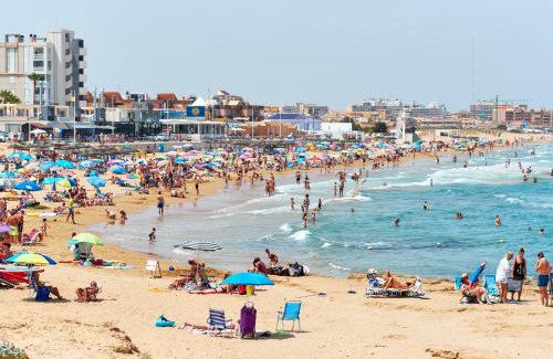 La Mata Apartamento | Apartment ZuMiFra with swimming pool, 300 m from the sea, with beautiful sandy beach La Mata