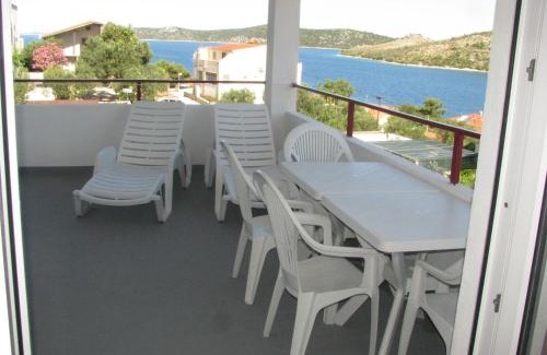 Grebastica Apartamento | Apartments Šparada Mladen