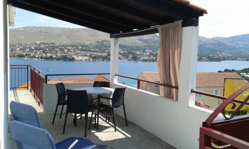 Grebastica Apartamento | Apartments Šparada Mladen