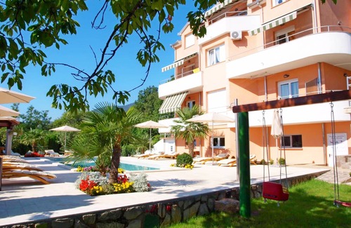 Opric Apartamento | Apartments Ana Apartment with balcony