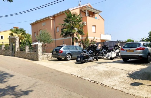 Opric Apartamento | Apartments Ana Apartment with balcony