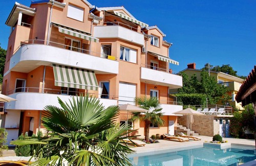 Opric Apartamento | Apartments Ana Apartment with balcony