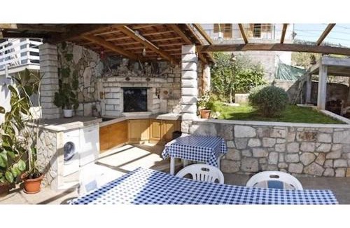 Komarna Apartamento | Apartments and Rooms Florijan