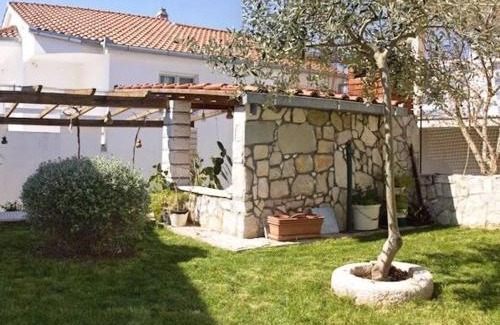 Komarna Apartamento | Apartments and Rooms Florijan
