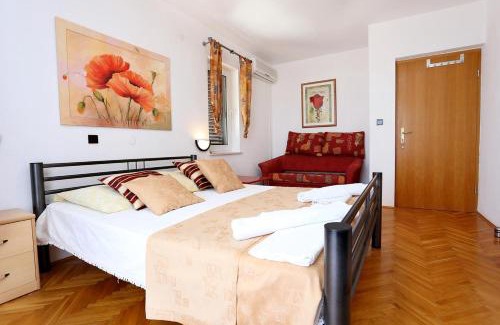 Duce Casa | Apartments and rooms with parking space Duce, Omis - 10303