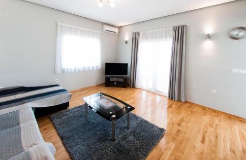 Stobrec Apartamento | Apartments Anita-Luxury Three Bedroom Apartment with Terrace