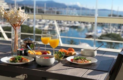 Villeneuve Loubet Beach Apartamento | Apartments at Commodoro