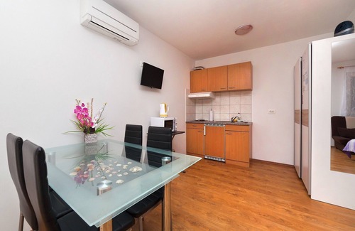 Brsec Apartamento | Apartments Barbara with Swimming Pool - Studio Apartment with Swimming Pool