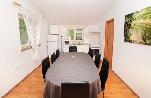 Brsec Apartamento | Apartments Barbara with Swimming Pool - Three Bedroom Apartment with Swimming Pool