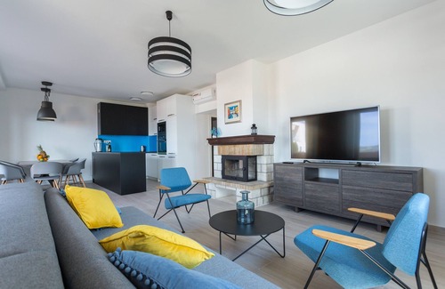 Brasina Apartamento | Apartamentos Bella Vista - Apartamento Confort de dos habitaciones con balcón y vista al mar con piscina compartida (APT 1)