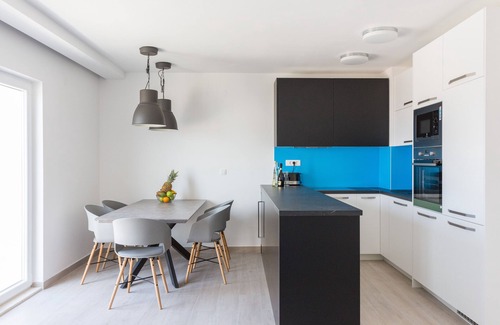 Brasina Apartamento | Apartamentos Bella Vista - Apartamento Premium de dos dormitorios con dos balcones y vistas al mar con piscina compartida (APT 2)