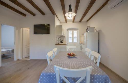 Komiza Apartamento | Apartments Bepi