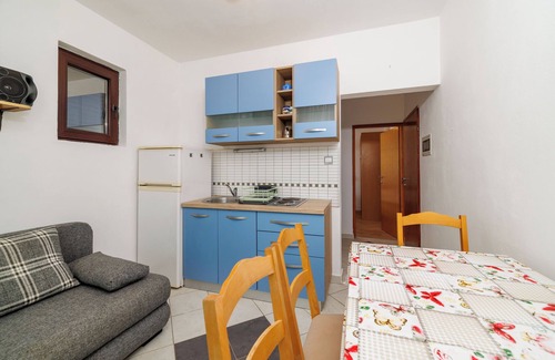Ribarica Apartamento | Apartments Bono (95351-A2) - Karlobag