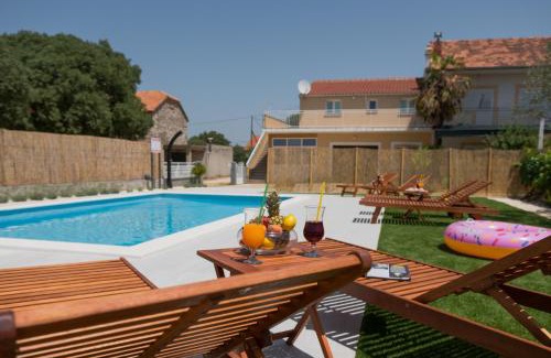 Gradina Apartamento | Apartments Brkić, Lozovac Krka NP with Pool