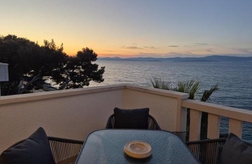 Sutivan Apartamento | APARTMENTS BRUNO 1&2 - two-room penthouse apartments - wonderful panoramic view of the sea - the best location, first row to the beach - 10 minutes from Supetar ferry port - free secured parking - facilities nearby