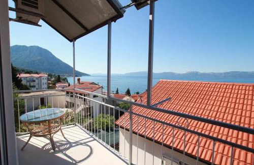 Brist Apartamento | Apartments by the sea Brist, Makarska - 13011