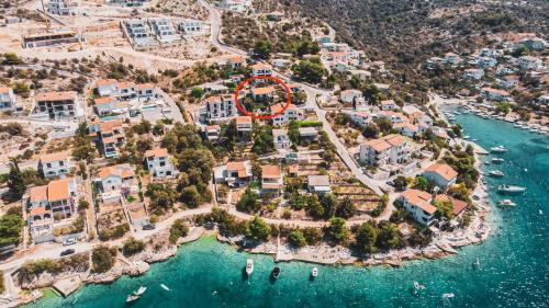 Sevid Apartamento | Apartments by the sea Sevid, Trogir - 18745