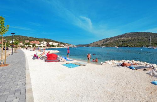 Vinisce Apartamento | Apartments by the sea Vinisce, Trogir - 4288