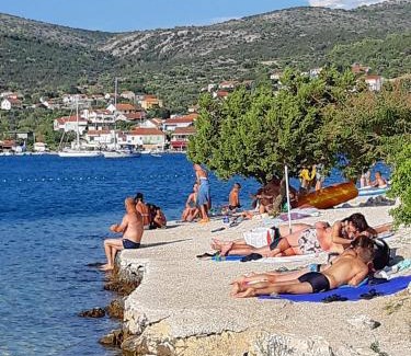 Vinisce Apartamento | Apartments by the sea Vinisce, Trogir - 11029