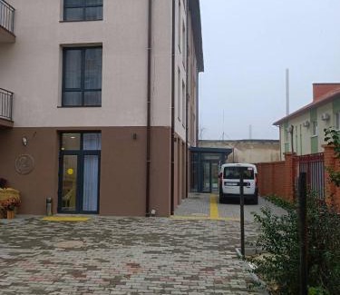 Mukachevo Apartamento | Apartments Domovik Квартира на 4 гостя, Миру 11 с кв 3