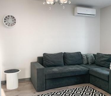 Mukachevo Apartamento | Apartments Domovik Трьохкімнатна квартира , Миру 11 с кв 19