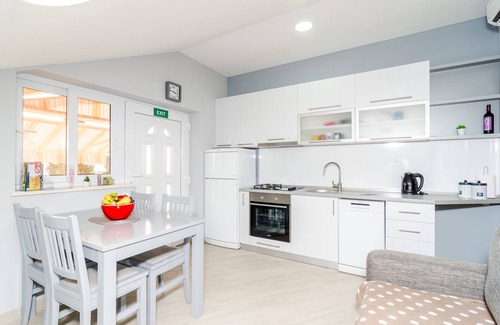 Banici Apartamento | Apartments Donita - Apartamento estándar de dos habitaciones con balcón y vista al mar