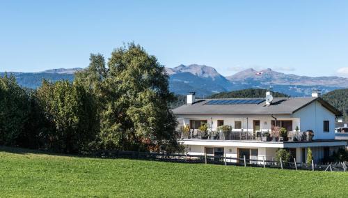 Kastelruth Apartamento | Apartments Elisir