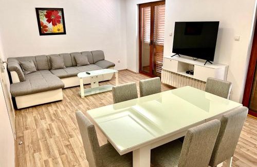 Donja Lastva Apartamento | Apartments Family