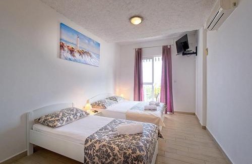Brasina Apartamento | Apartments Grljevi - Studio Apartment with Balcony and Sea View A3