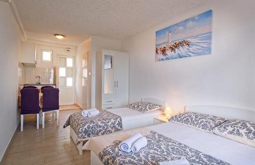 Brasina Apartamento | Apartments Grljevi - Studio Apartment with Balcony and Sea View A3
