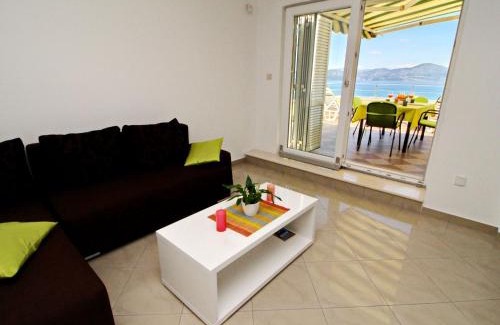 Drace Apartamento | Apartments Gusti - Two-Bedroom Apartment with Balcony and Sea View