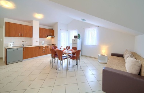 Malinska-Dubasnica Apartamento | Apartamentos Juros Sveti Vid 2 con piscina