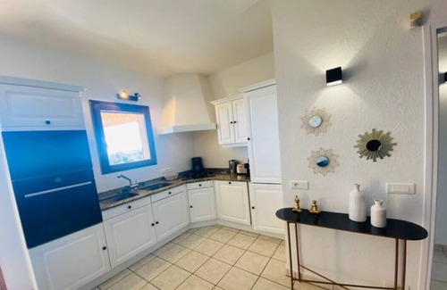 Solenzara Apartamento | Apartments in a private residence with sea view, quiet and close to beach shops