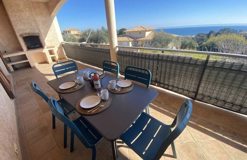 Solenzara Apartamento | Apartments in private residence with sea view, quiet and close to shops and beaches.