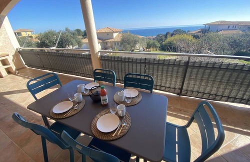 Solenzara Apartamento | Apartments in private residence with sea view, quiet and close to shops and beaches.