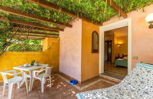 Santa Margherita di Pula Apartamento | Apartments in residence with swimming pool in Santa Margherita di Pula, 250 meters from the sea