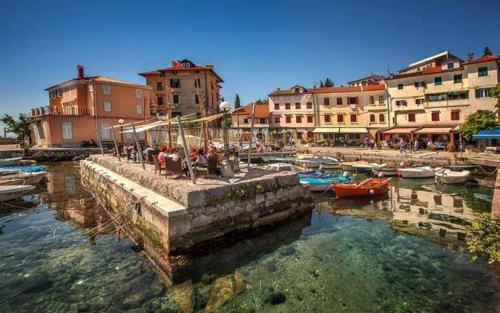 Volosko Apartamento | Apartments In Te Domine Speravi Volosko, Opatija