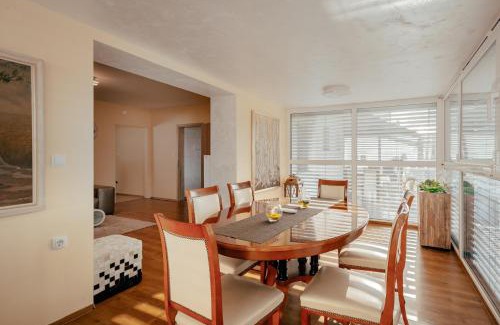 Bezigrad District Apartamento | Apartments in Villa Olimp