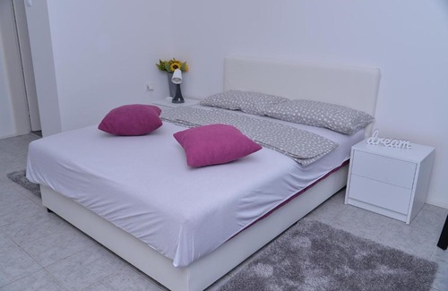 Mladenovac Apartamento | Apartments INN Smederevska Palanka