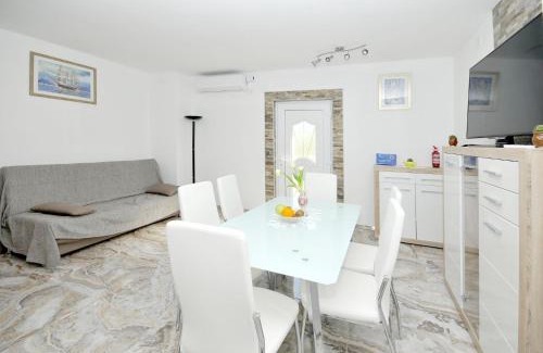 Kastel Gomilica Apartamento | Apartments Ivica