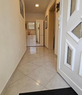 Salatic Apartamento | Apartments JANA 1