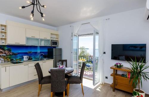 Brasina Apartamento | Apartments Knego - Comfort One Bedroom Apartment with Balcony and Sea View