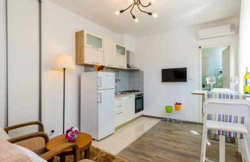 Brasina Apartamento | Apartments Knego - One Bedroom Apartment with Balcony and Sea View