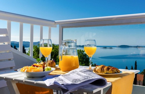 Brasina Apartamento | Apartments Knego - Two Bedroom Apartment with Balcony and Sea View