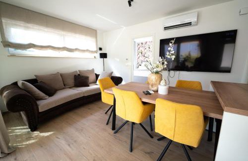 Sezana Apartamento | Apartments Kras 24 with Pool