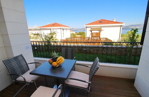 Drace Apartamento | Apartments Kula - Apartamento de 1 dormitorio con terraza y vistas al mar-B2