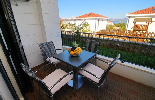 Drace Apartamento | Apartments Kula - Apartamento de 1 dormitorio con terraza y vistas al mar-B2