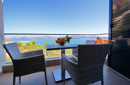 Drace Apartamento | Apartments Kula - Apartamento de un dormitorio con balcón y vista al mar C3