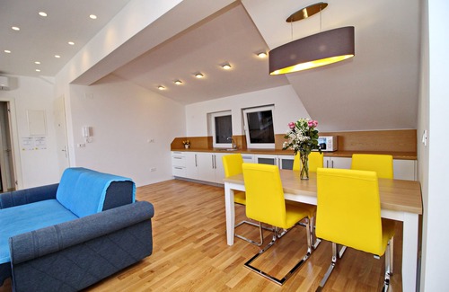 Drace Apartamento | Apartments Kula - Apartamento de tres habitaciones con terraza y vista al mar C5