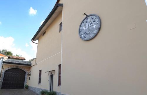 Cardano al Campo Casa | Apartments Le Rondini 1
